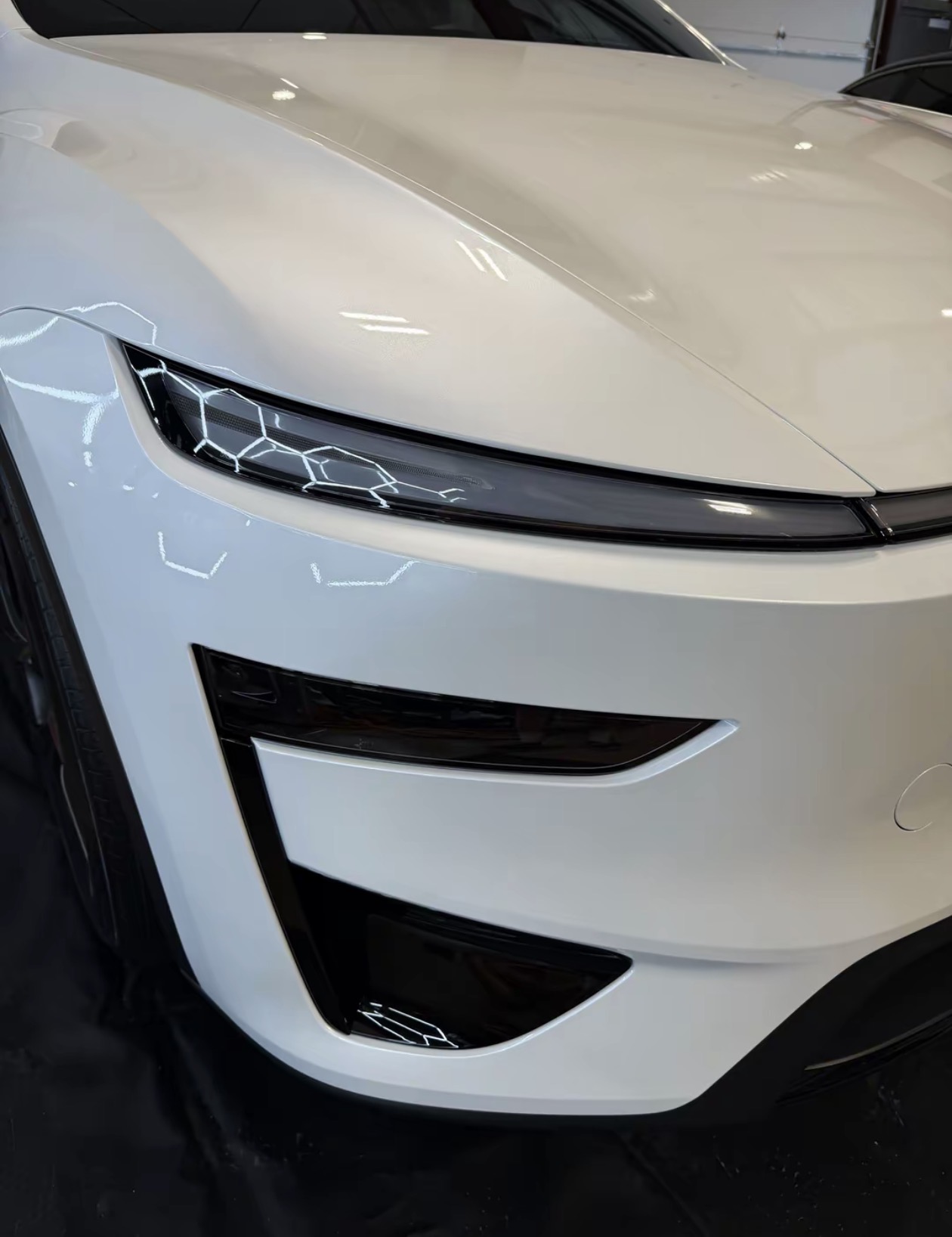 Tesla Model Y - View 5