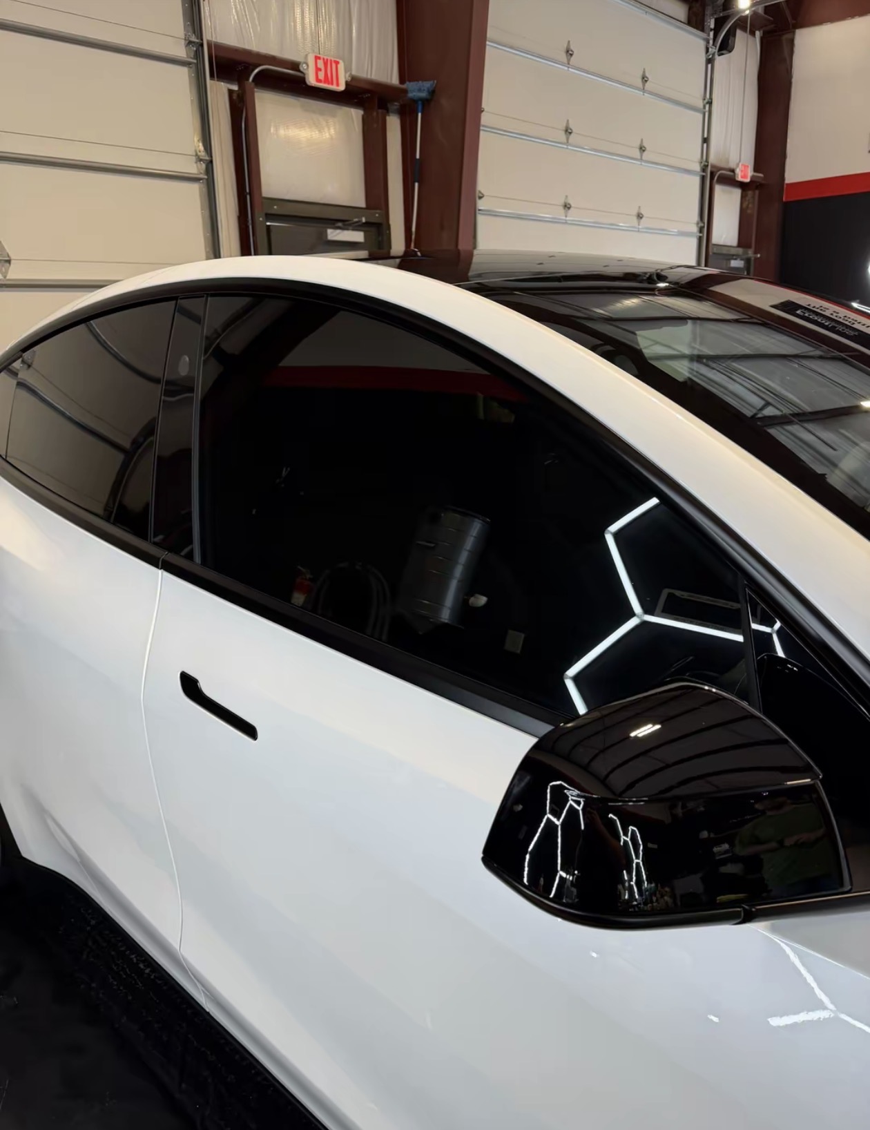 Tesla Model Y - View 7